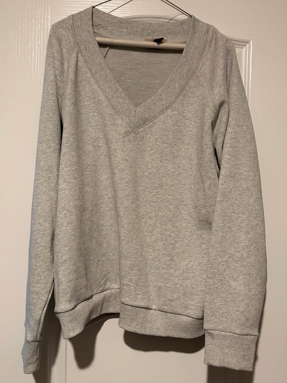Universal Thread Light Gray V-Neck Sweater